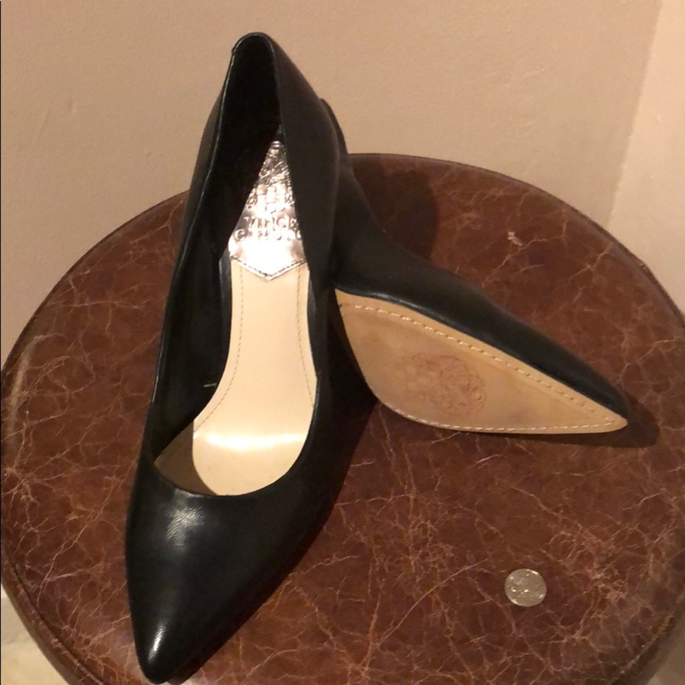 Vince Camuto black stiletto pumps - Picture 4 of 4